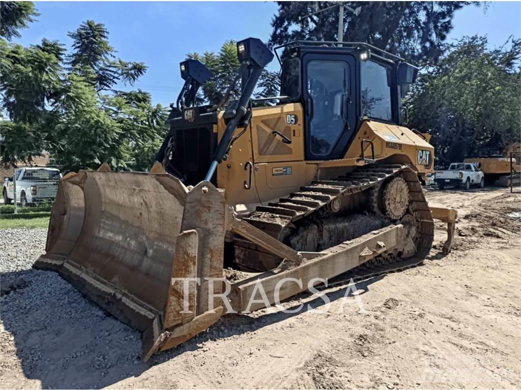 CAT D5 Kāpurķēžu buldozeri