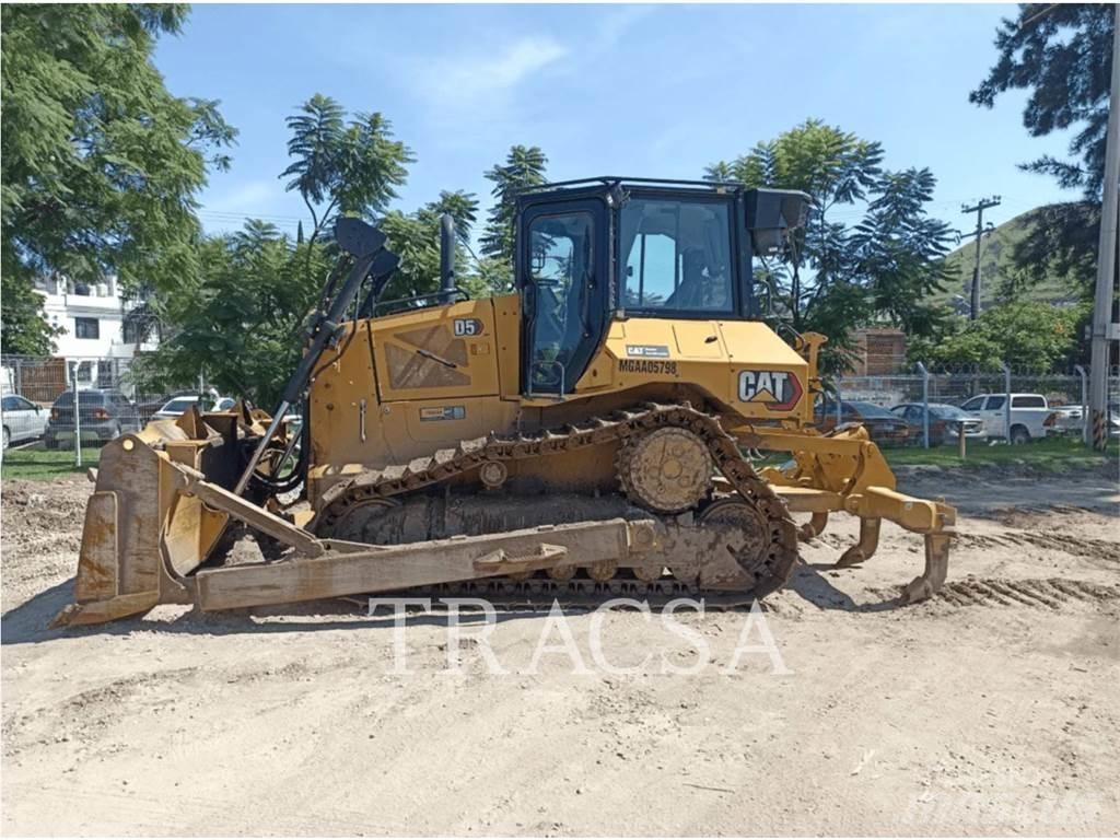 CAT D5 Kāpurķēžu buldozeri