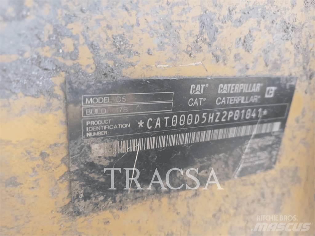 CAT D5 Kāpurķēžu buldozeri
