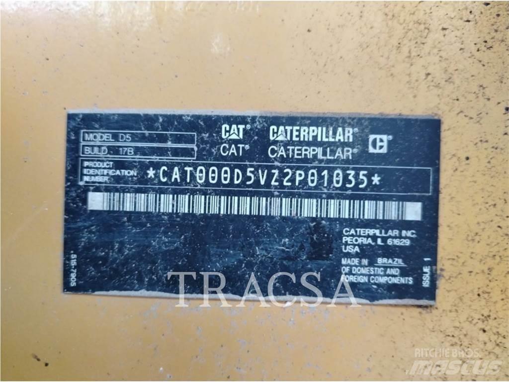 CAT D5 Kāpurķēžu buldozeri