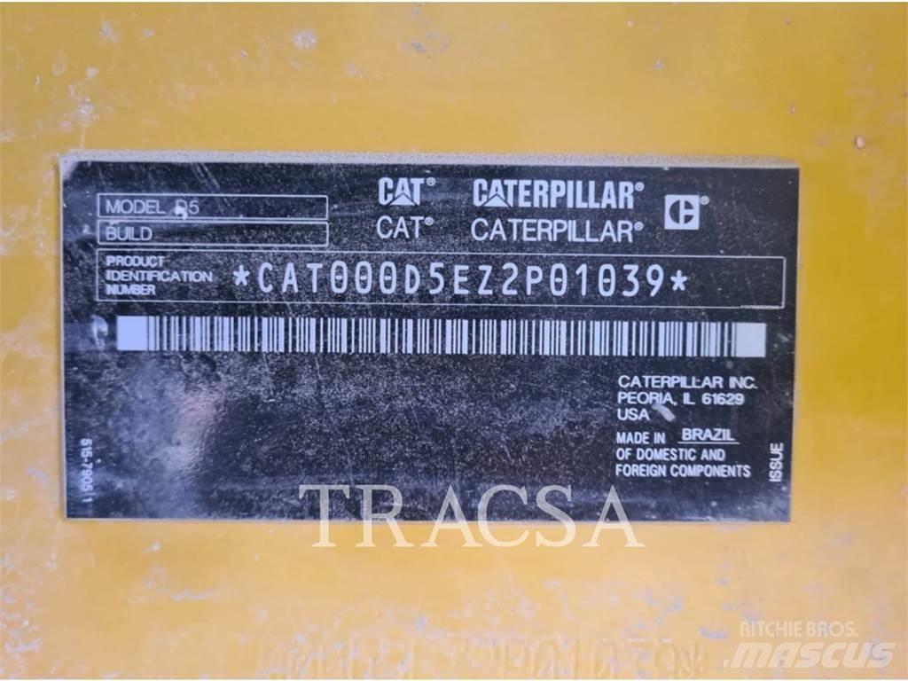 CAT D5 Kāpurķēžu buldozeri