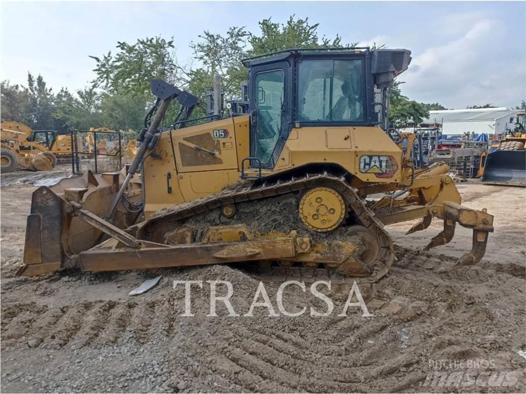 CAT D5 Kāpurķēžu buldozeri