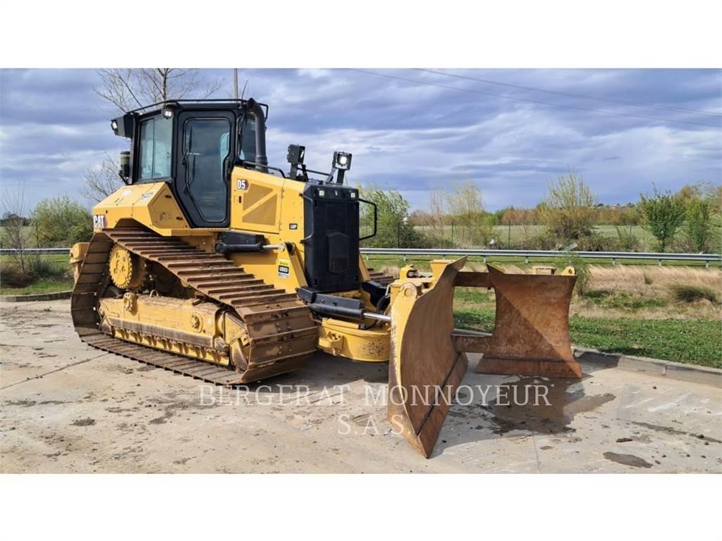 CAT D5 Kāpurķēžu buldozeri