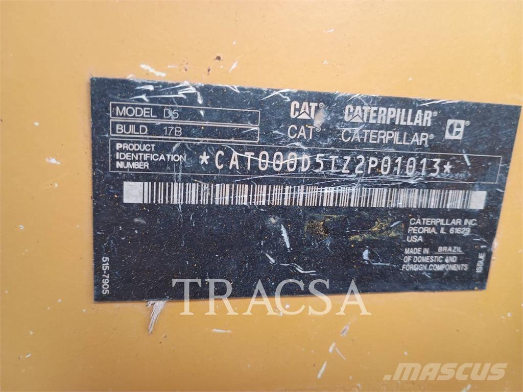 CAT D5 Kāpurķēžu buldozeri