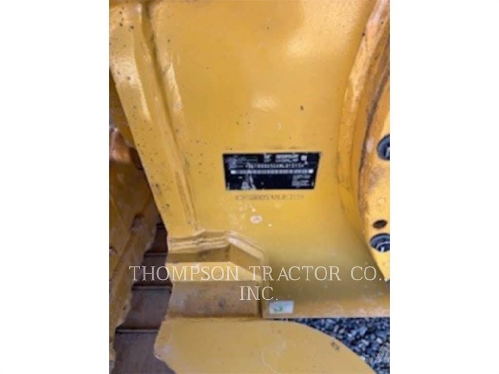 CAT D5 Kāpurķēžu buldozeri