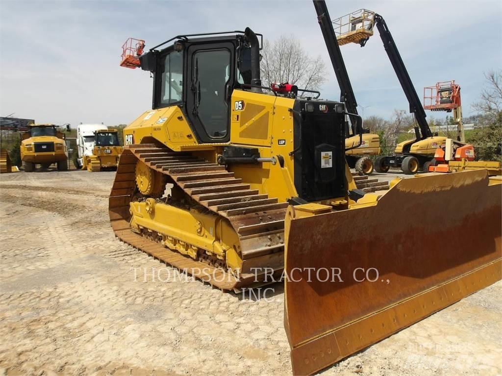 CAT D5 Kāpurķēžu buldozeri