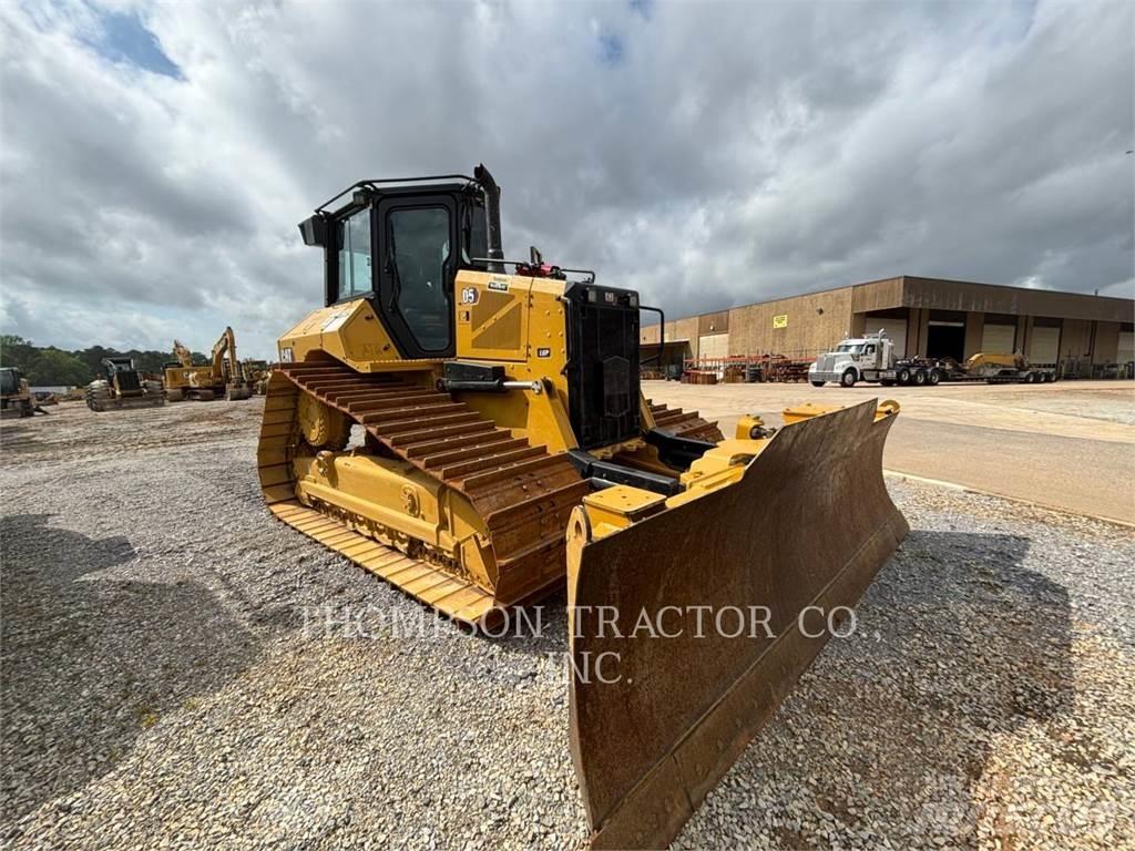 CAT D5 Kāpurķēžu buldozeri