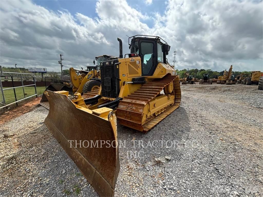 CAT D5 Kāpurķēžu buldozeri
