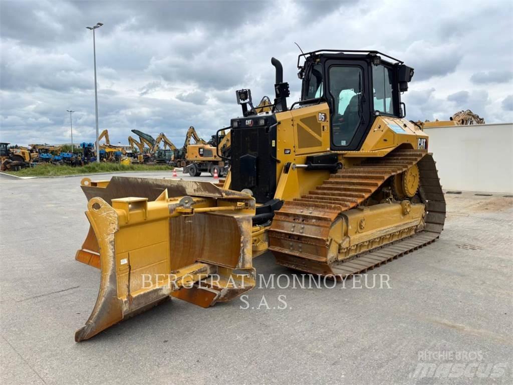 CAT D5 Kāpurķēžu buldozeri