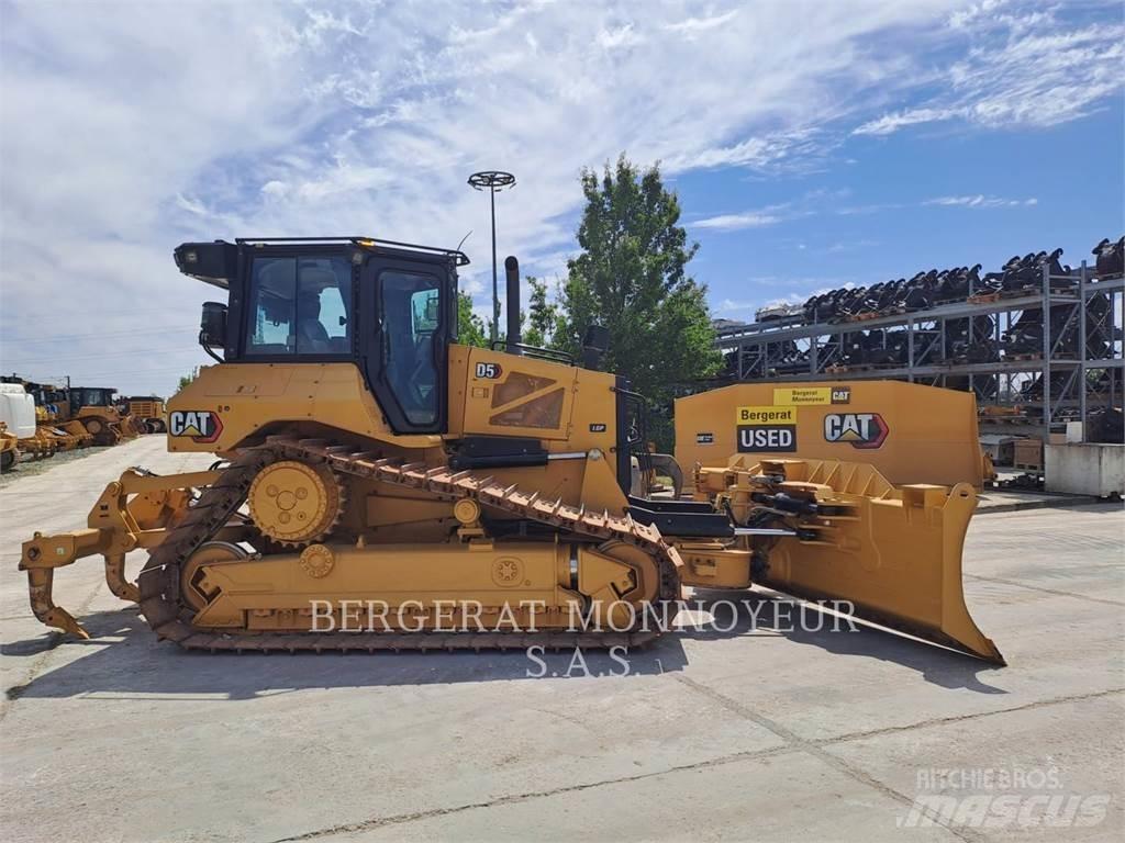CAT D5 Kāpurķēžu buldozeri