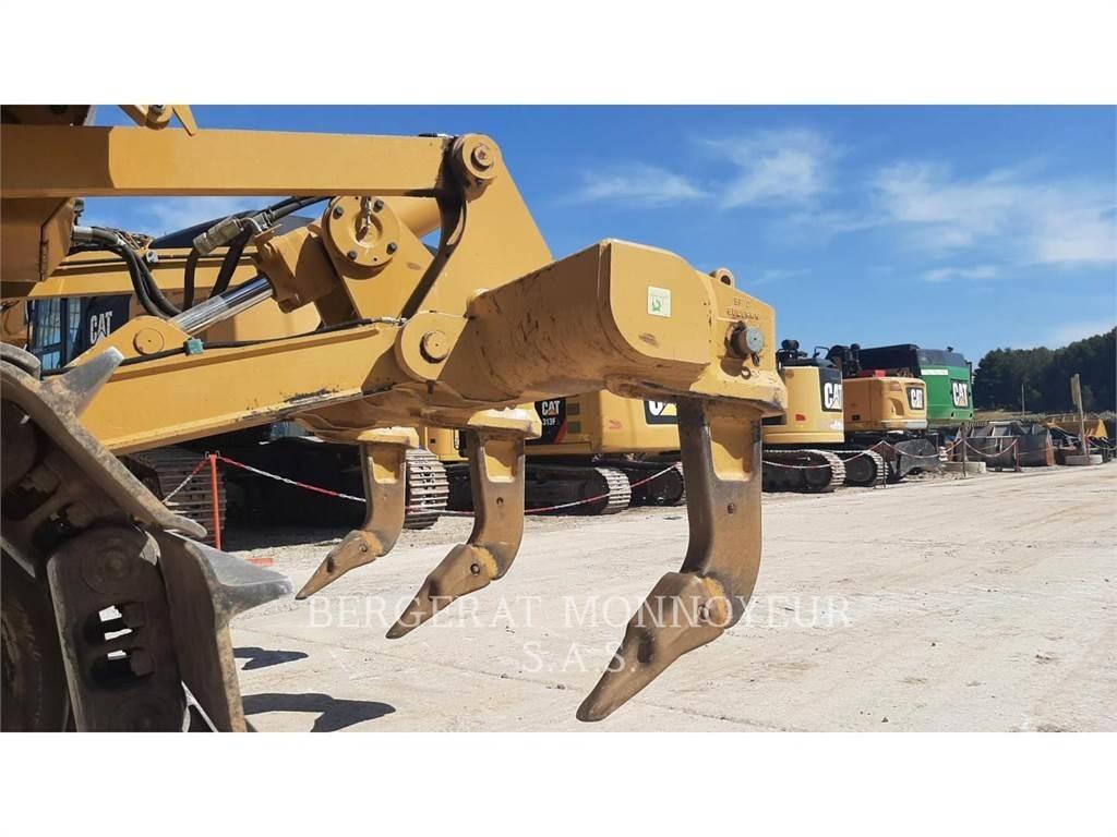 CAT D5 Kāpurķēžu buldozeri