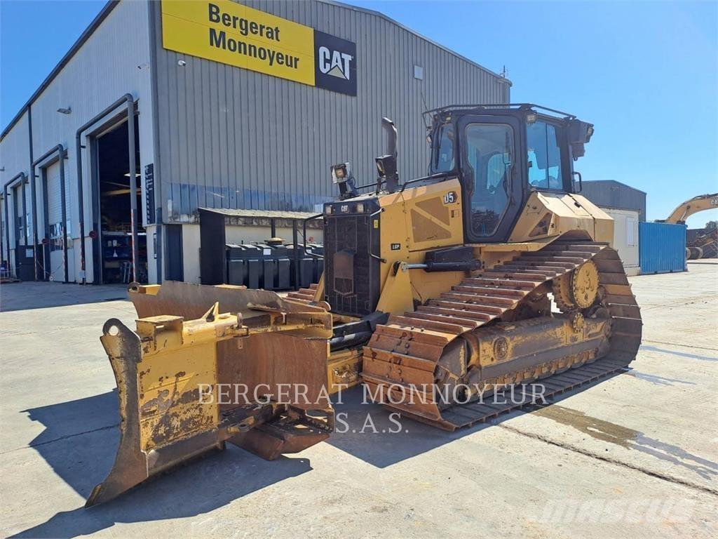 CAT D5 Kāpurķēžu buldozeri