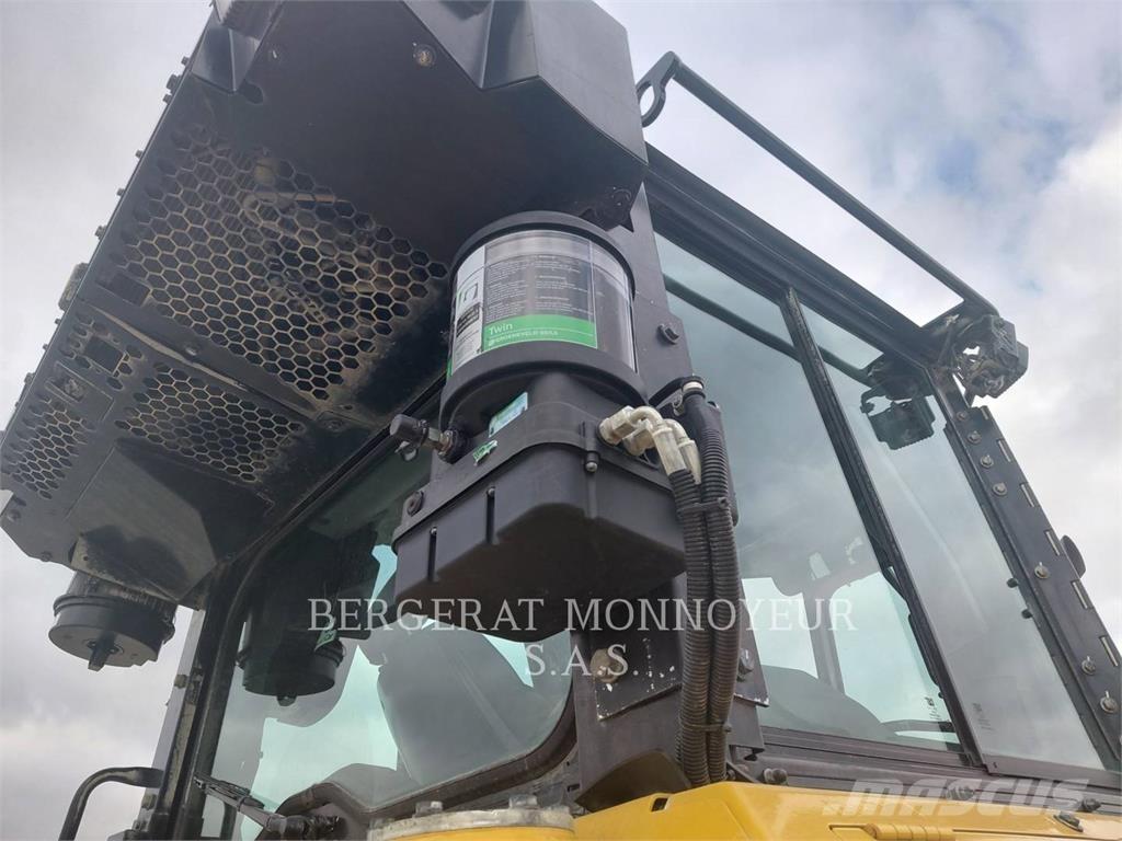 CAT D5 Kāpurķēžu buldozeri