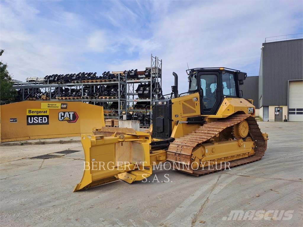CAT D5 Kāpurķēžu buldozeri