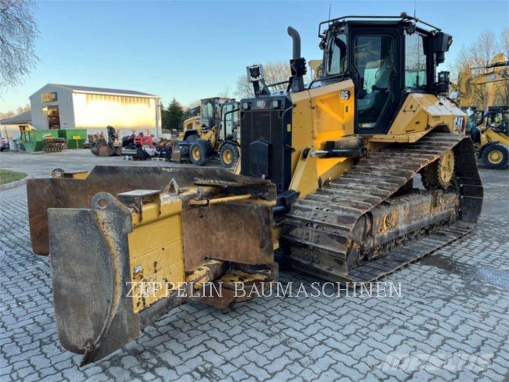 CAT D5 Kāpurķēžu buldozeri