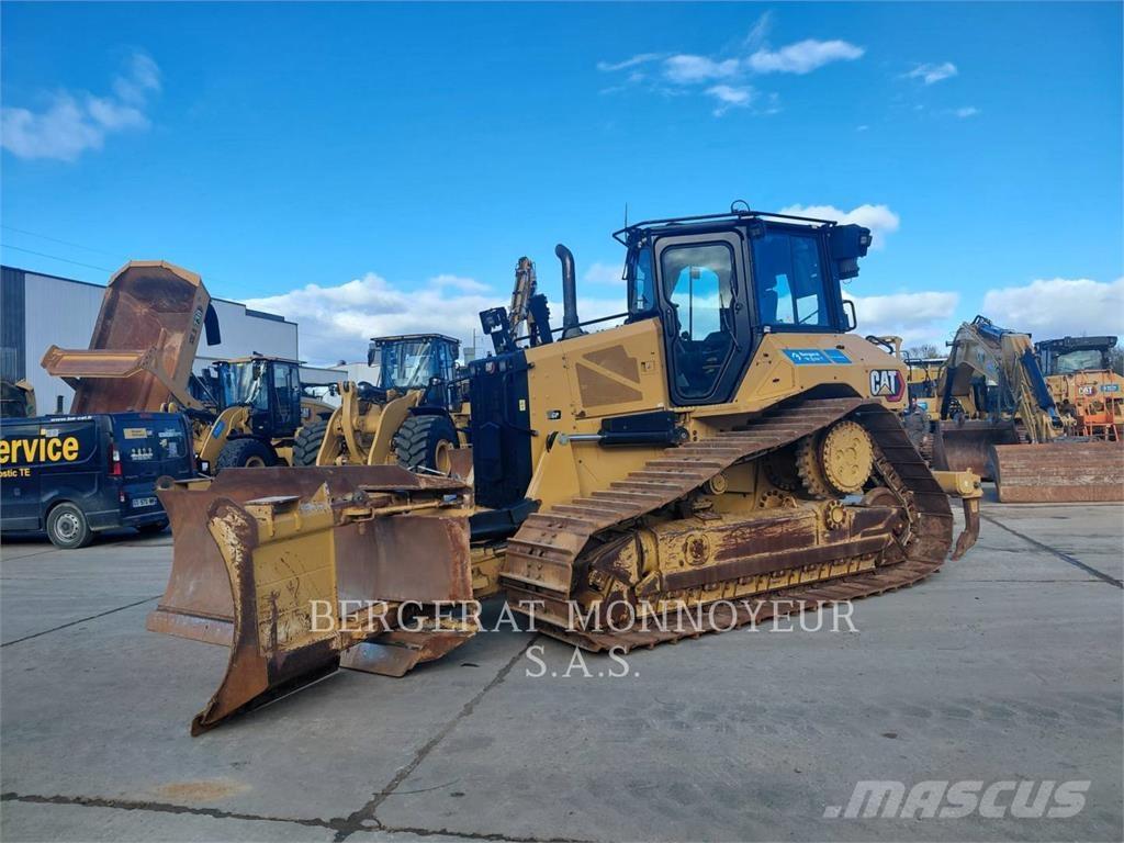 CAT D5 Kāpurķēžu buldozeri