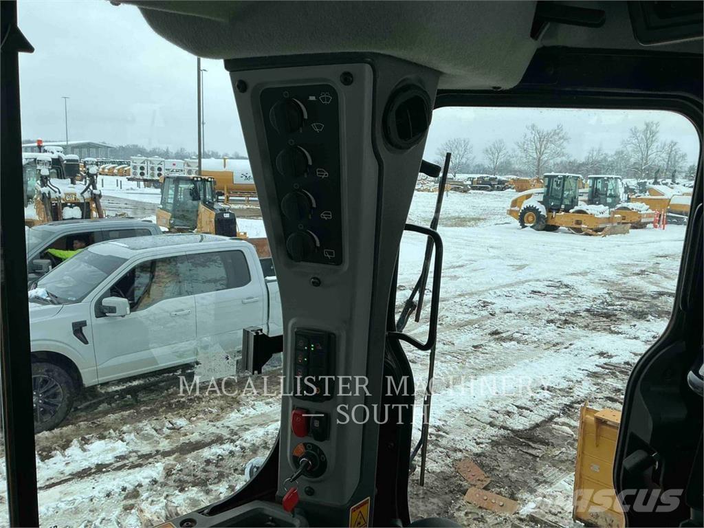 CAT D5 Kāpurķēžu buldozeri