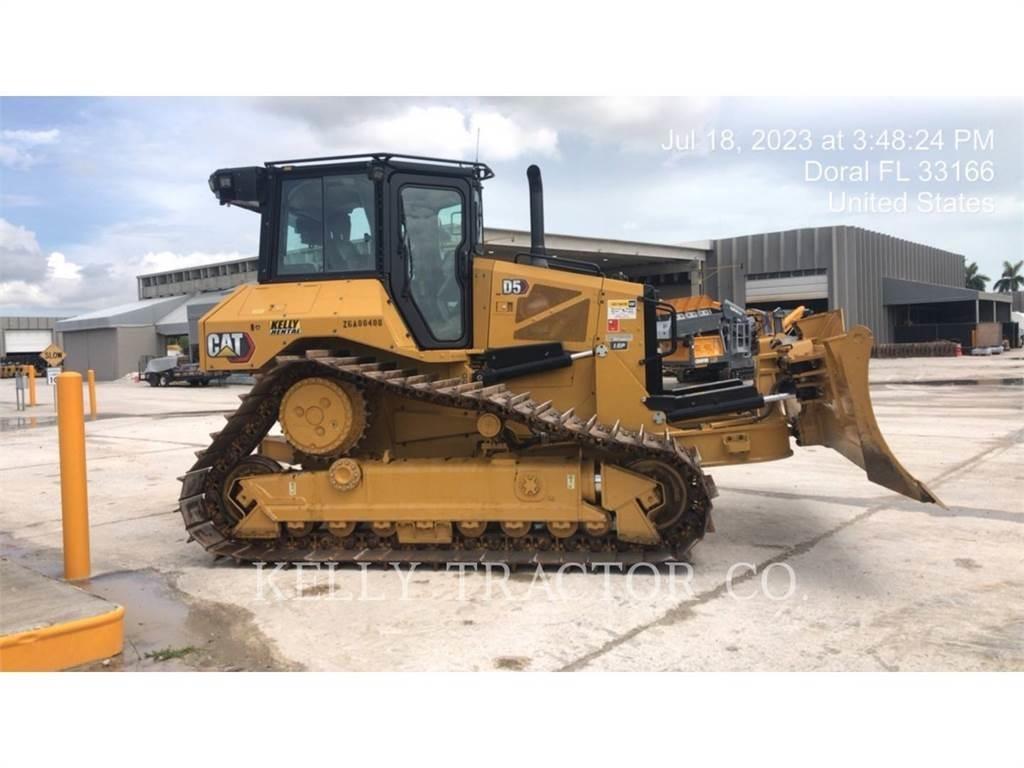 CAT D5 Kāpurķēžu buldozeri
