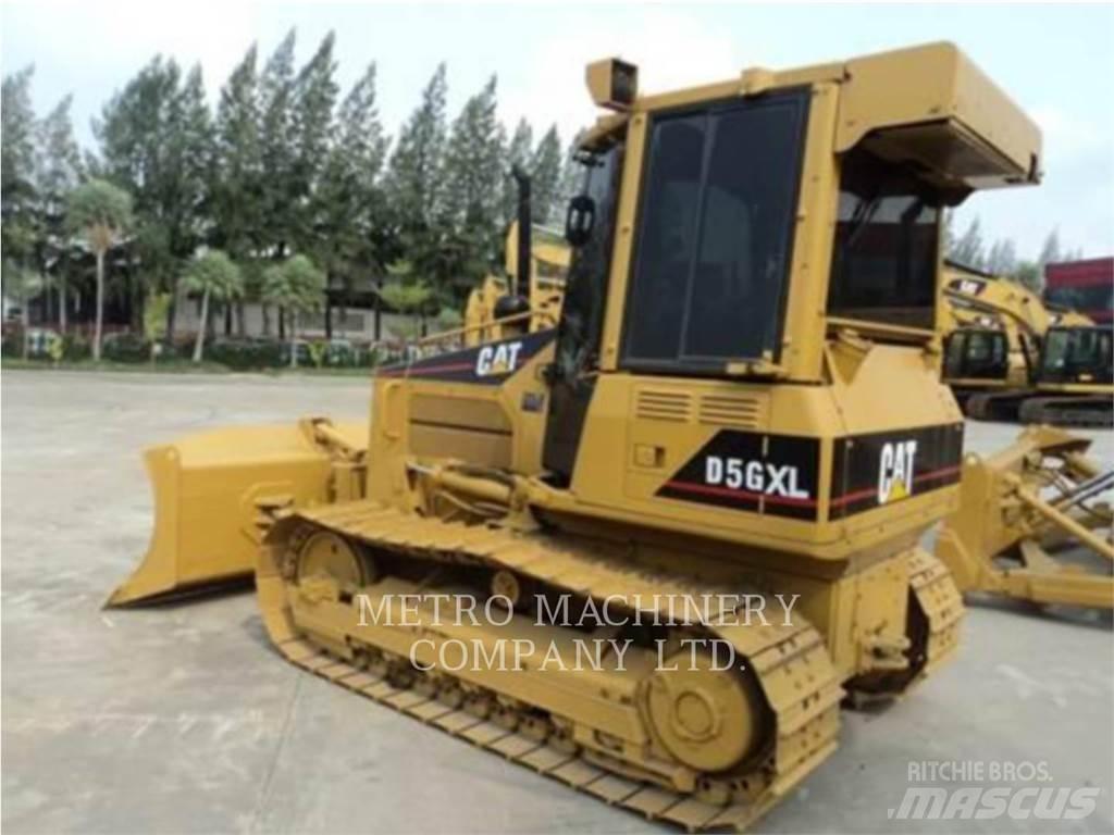 CAT D5GXL Kāpurķēžu buldozeri