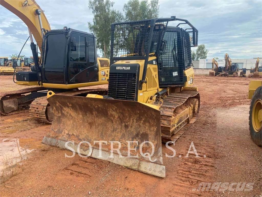 CAT D5K Kāpurķēžu buldozeri