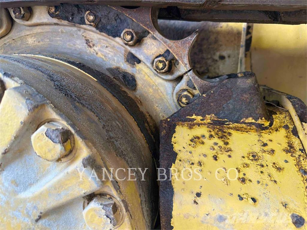 CAT D5K2LGP Kāpurķēžu buldozeri