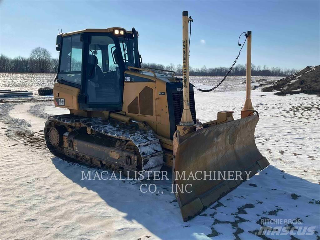 CAT D5KXL Kāpurķēžu buldozeri