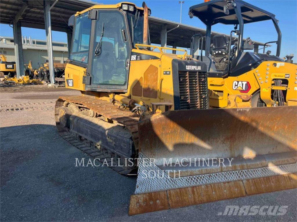 CAT D5KXL Kāpurķēžu buldozeri