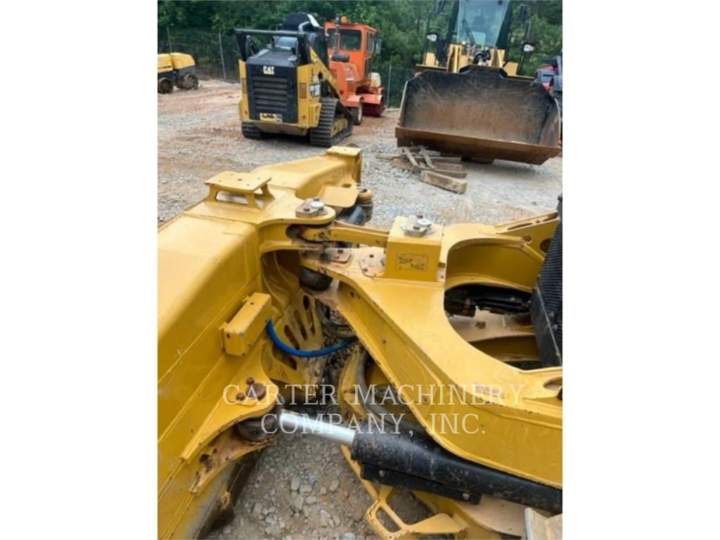 CAT D6 Kāpurķēžu buldozeri