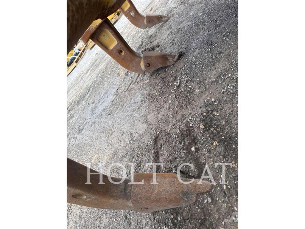 CAT D6 Kāpurķēžu buldozeri