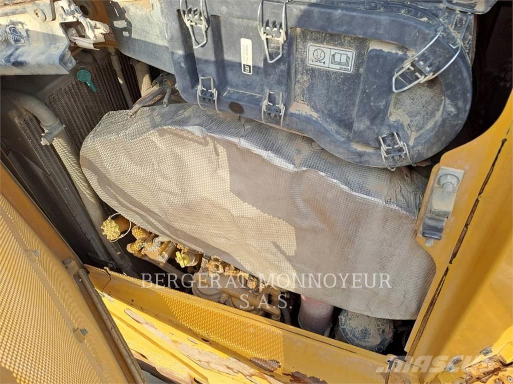 CAT D6 XE Kāpurķēžu buldozeri