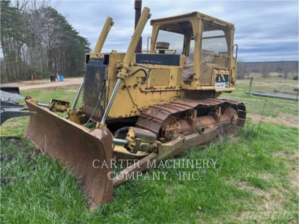 CAT D6D Kāpurķēžu buldozeri