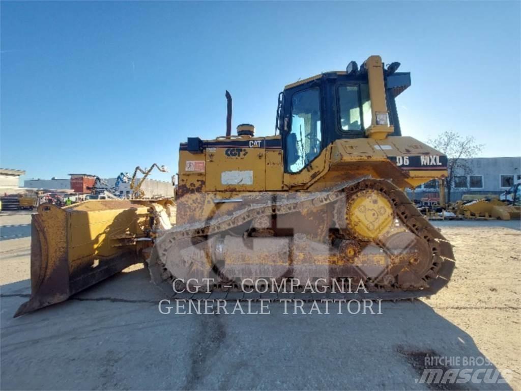 CAT D6M Kāpurķēžu buldozeri
