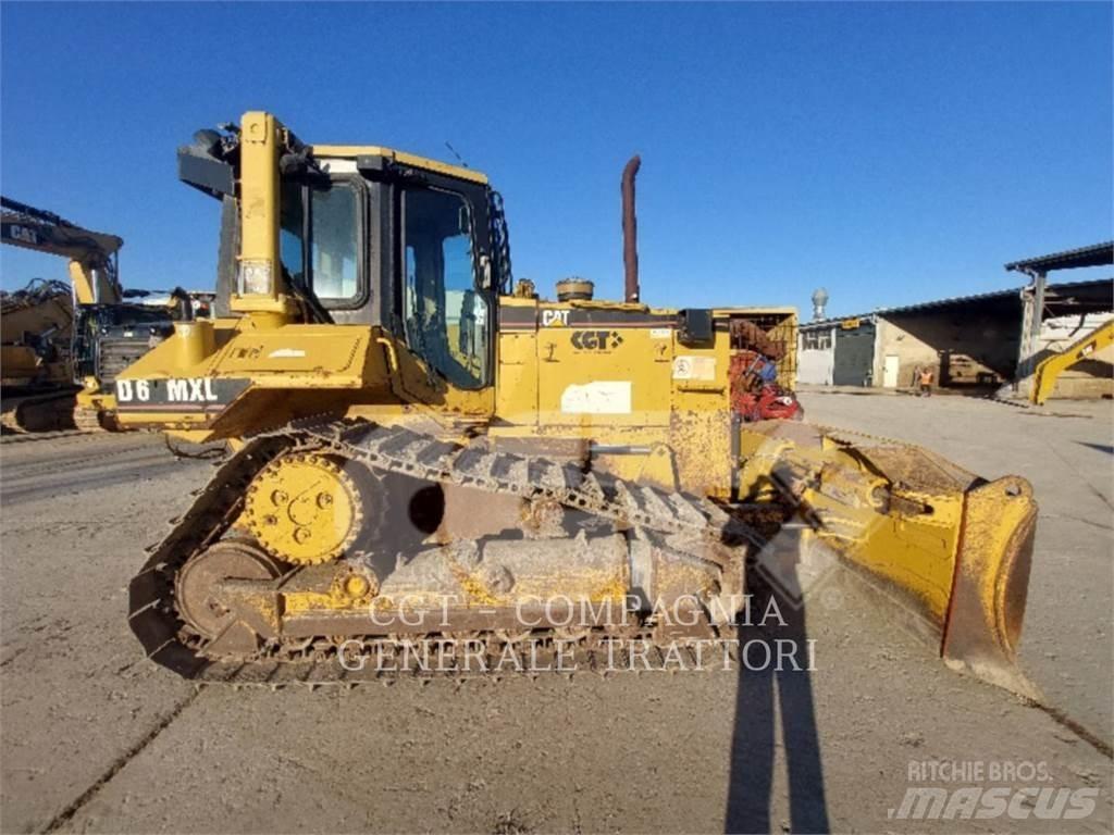 CAT D6M Kāpurķēžu buldozeri
