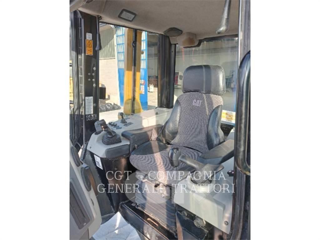 CAT D6N Kāpurķēžu buldozeri