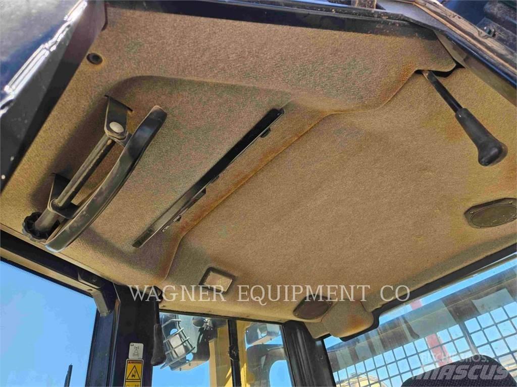 CAT D6N XL Kāpurķēžu buldozeri