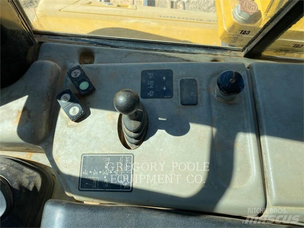 CAT D6NLGP Kāpurķēžu buldozeri