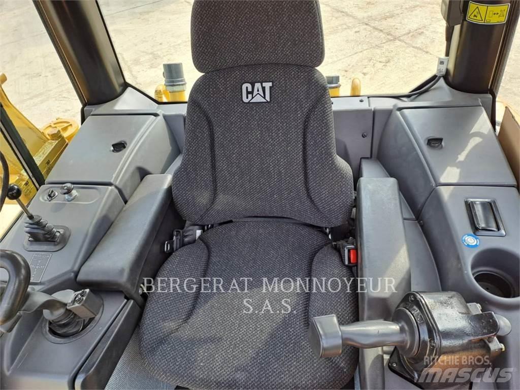 CAT D6NLGP Kāpurķēžu buldozeri