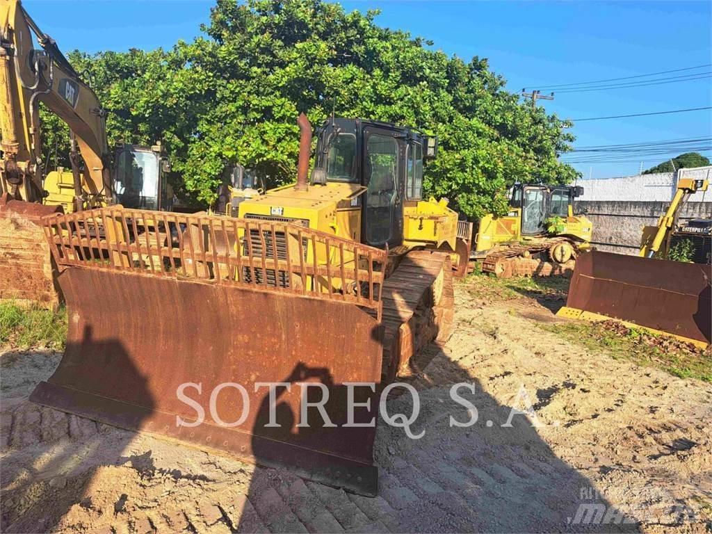 CAT D6NXL Kāpurķēžu buldozeri