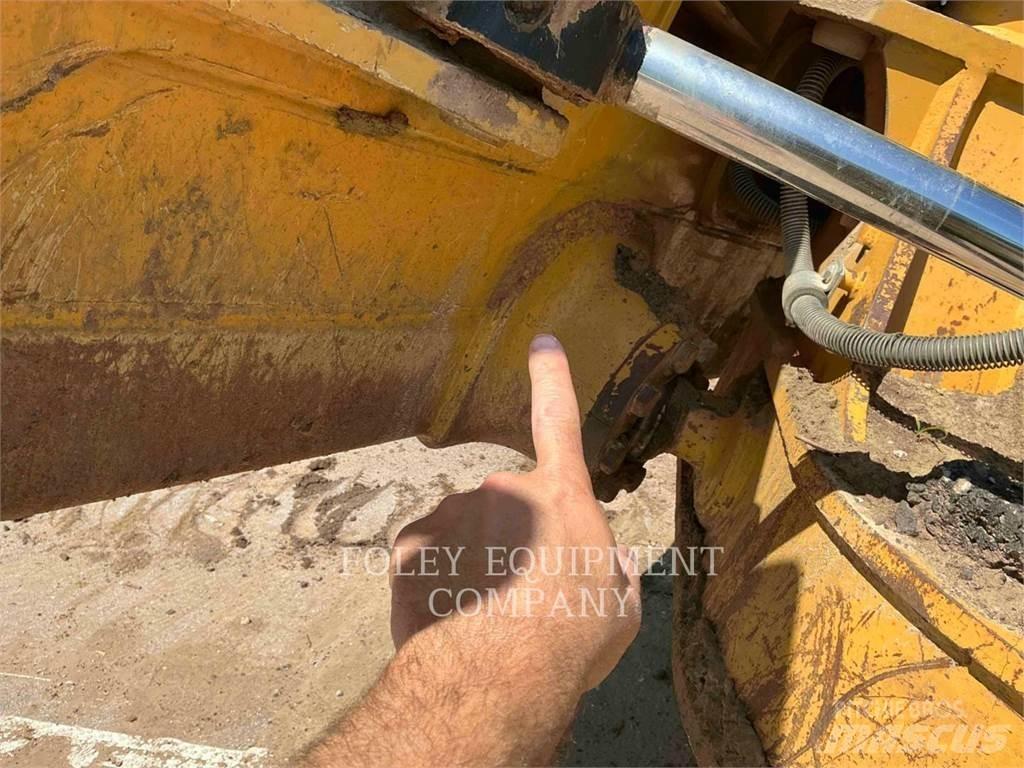CAT D6NXL Kāpurķēžu buldozeri