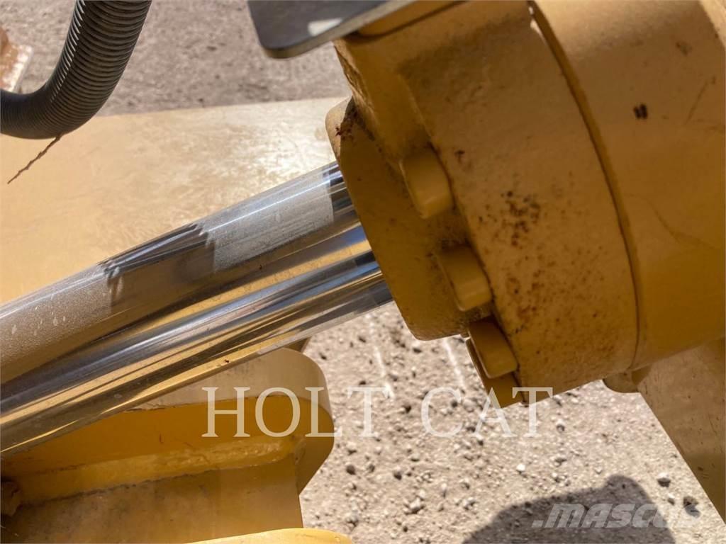 CAT D6NXL Kāpurķēžu buldozeri