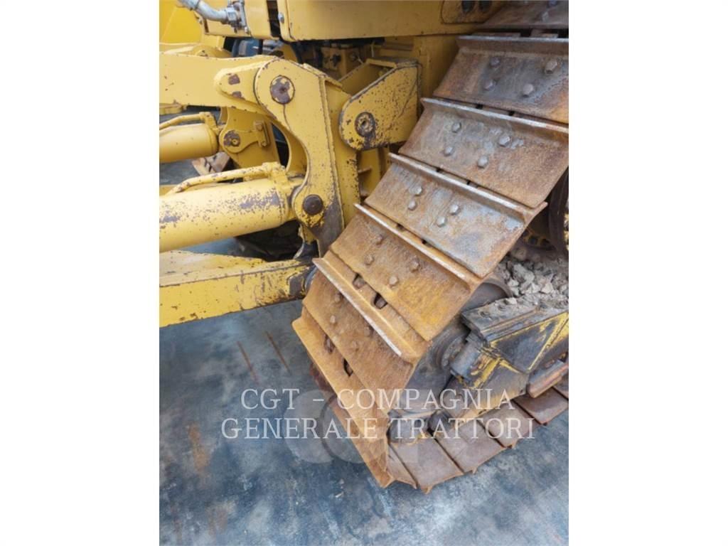 CAT D6T Kāpurķēžu buldozeri