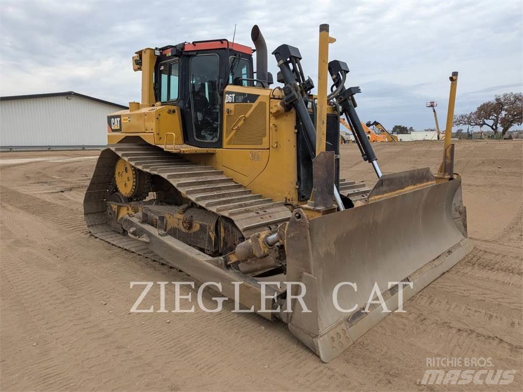 CAT D6T Kāpurķēžu buldozeri