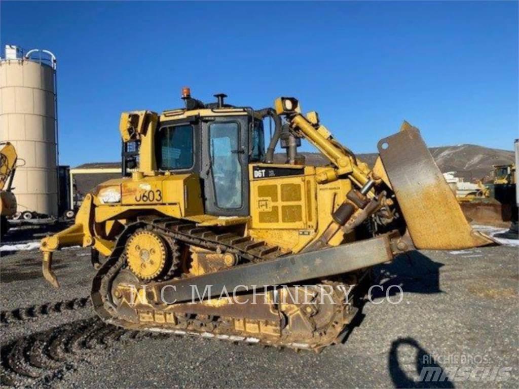CAT D6T Kāpurķēžu buldozeri