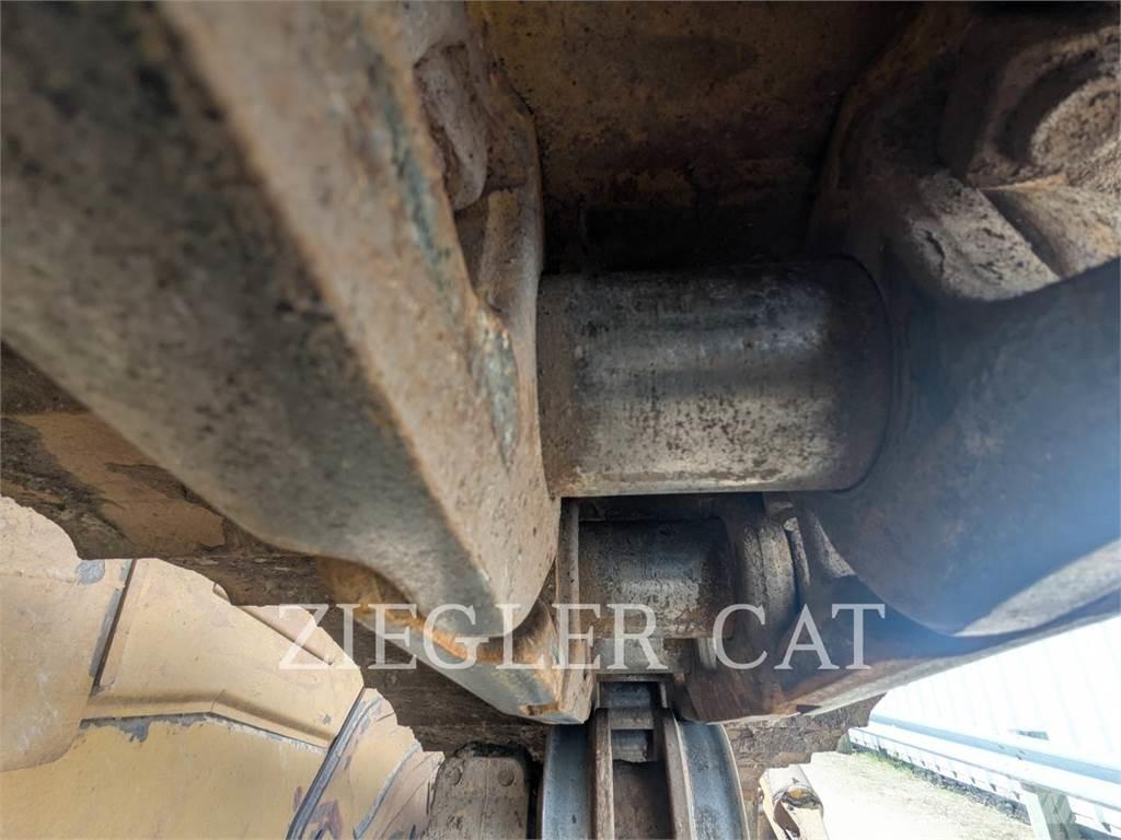 CAT D6T Kāpurķēžu buldozeri