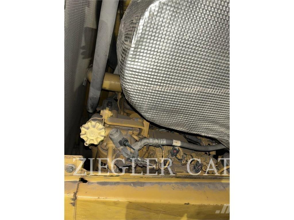 CAT D6T4FLGPA Kāpurķēžu buldozeri