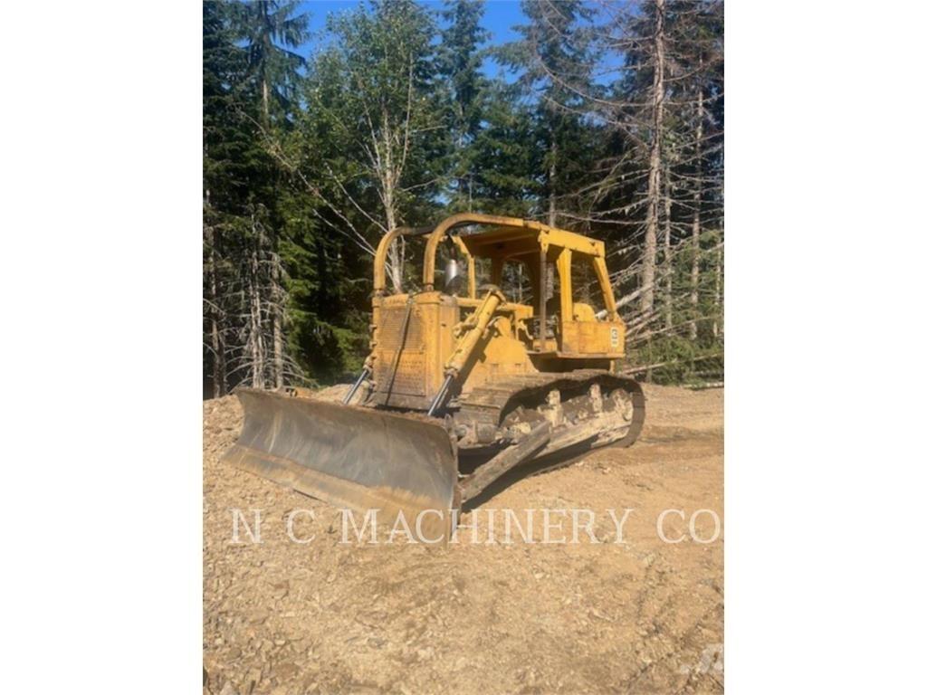 CAT D7G Kāpurķēžu buldozeri