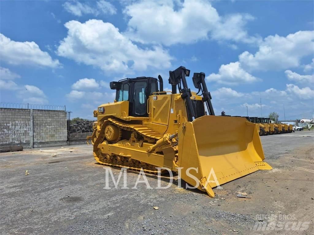 CAT D8 Kāpurķēžu buldozeri