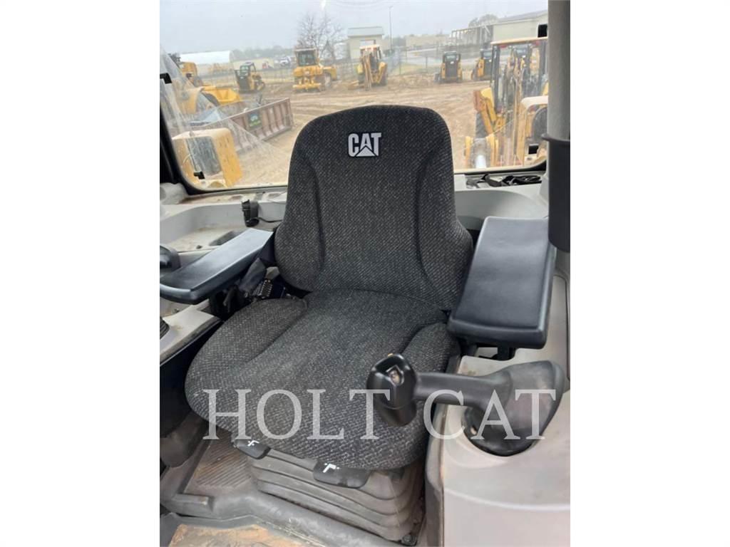 CAT D8 Kāpurķēžu buldozeri