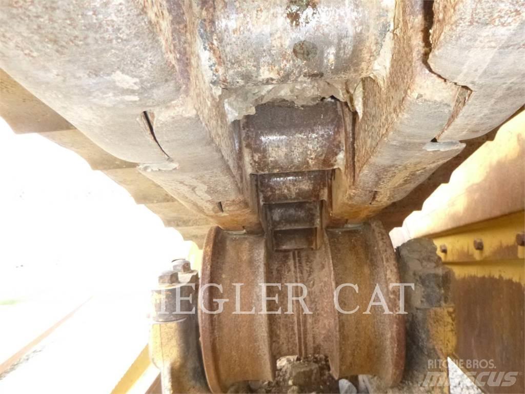CAT D8T Kāpurķēžu buldozeri
