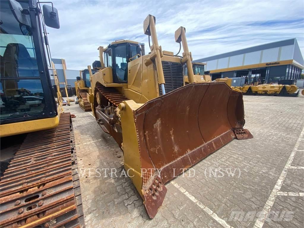 CAT D8T Kāpurķēžu buldozeri